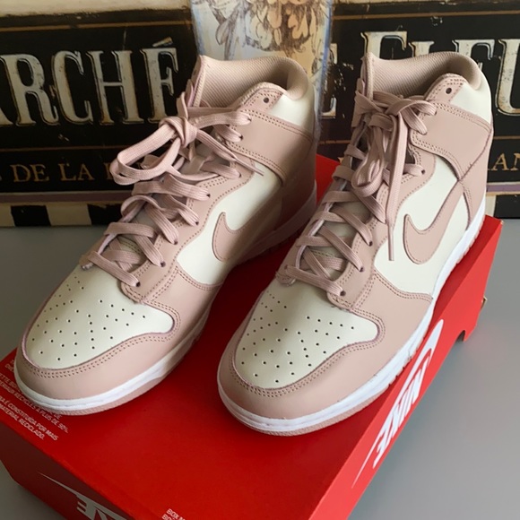 Nike Women’s Dunk High Sz 9 - Picture 1 of 9
